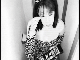 都内某所ガールズバーのトイレ映像流出4時間38人　サンプル画像13